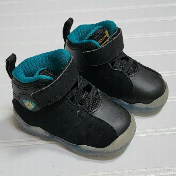 Jordan Jumpman Team 2 Sneakers